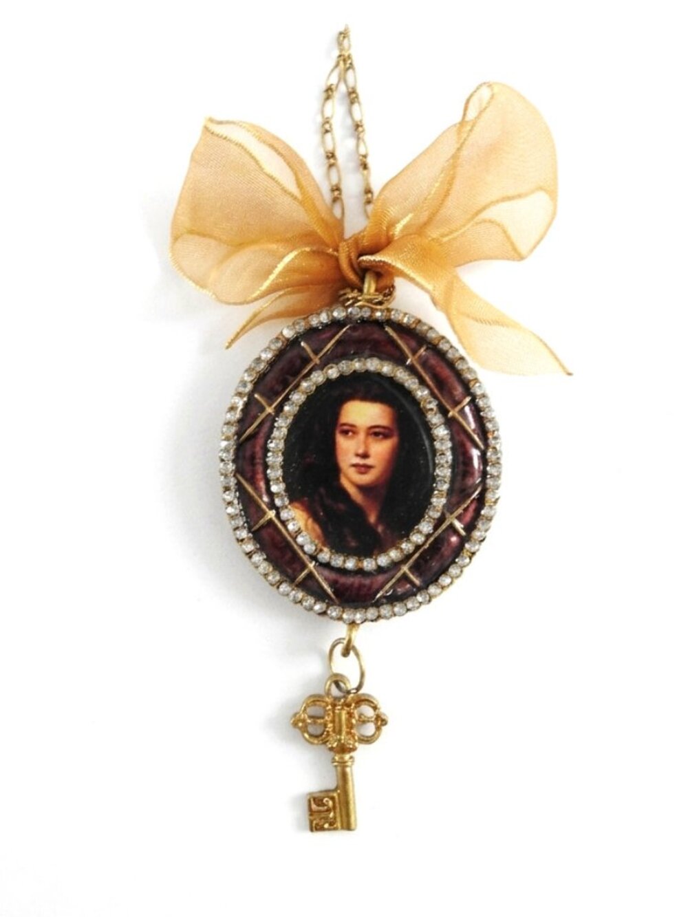 Vintage Victorian Style Miniature Wall Picture Frame Key Accent